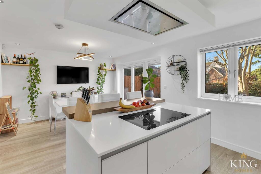 Additional property image - Queen Elizabeth Way, Bidford-On-Avon, Alcester