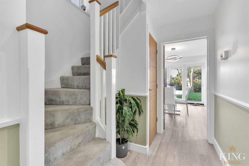 Additional property image - Queen Elizabeth Way, Bidford-On-Avon, Alcester