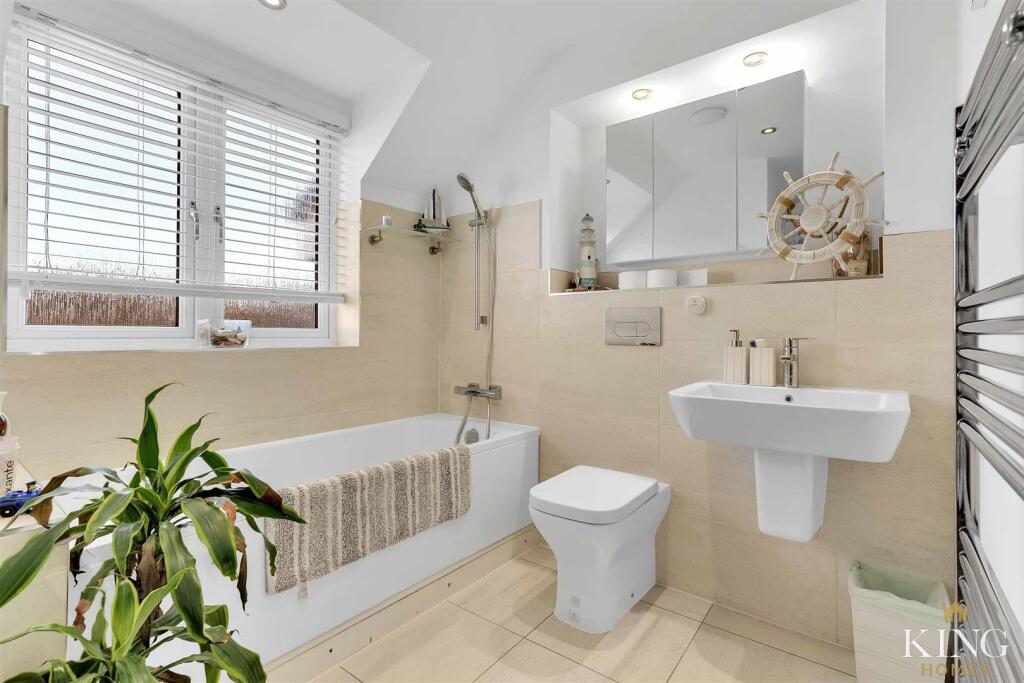 Additional property image - Queen Elizabeth Way, Bidford-On-Avon, Alcester