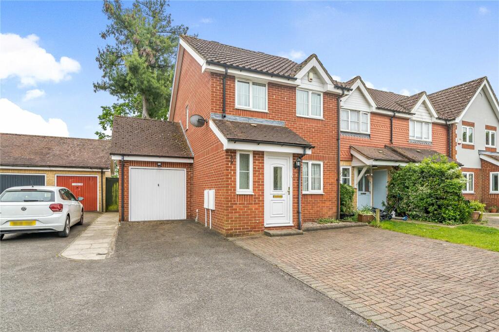 3 bedroom end of terrace house for sale in Morse Close, Harefield