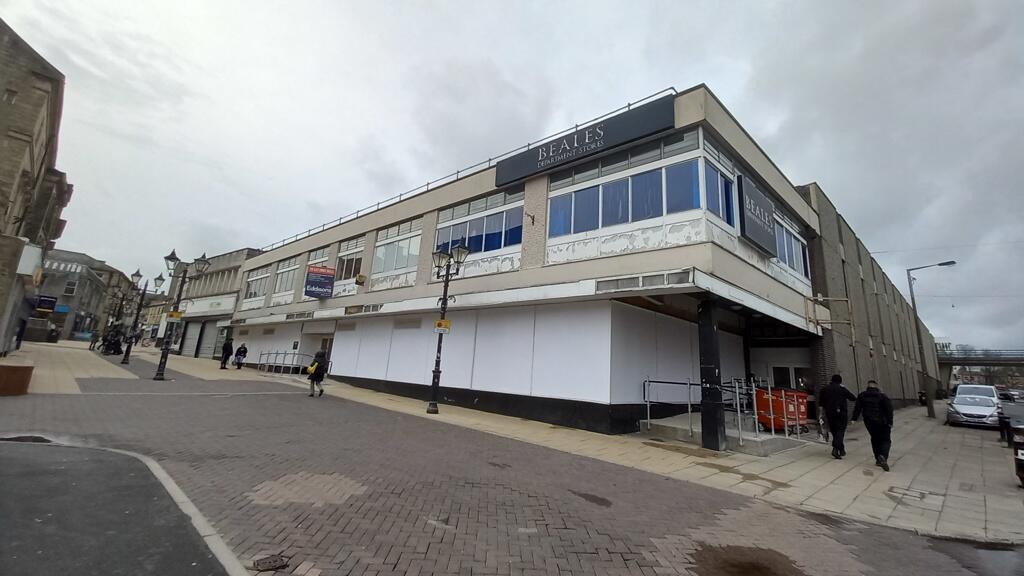 Main image of property: 49 Low Street, Keighley, BD21 3PU