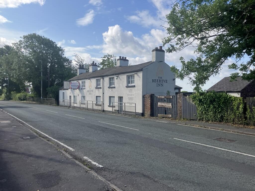 Main image of property: Former Beehive Inn, Hale Bank Road, Widnes, Cheshire, WA8 8NQ