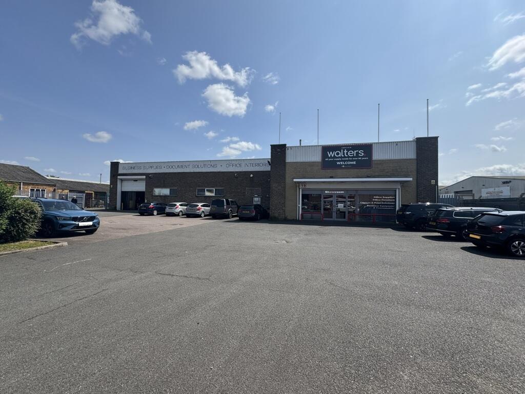 Main image of property: 19 Royce Road, Peterborough, Cambridgeshire, PE1 5YB