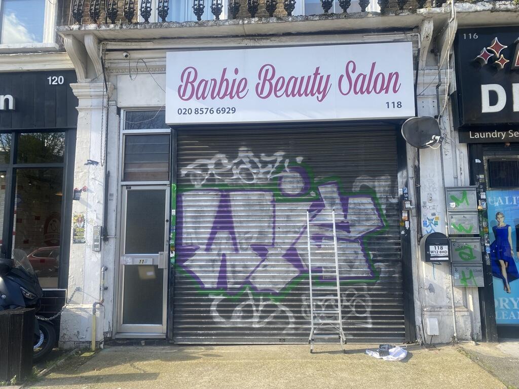 Main image of property: 118 Goldhawk Road, London, Greater London, W12 8HD