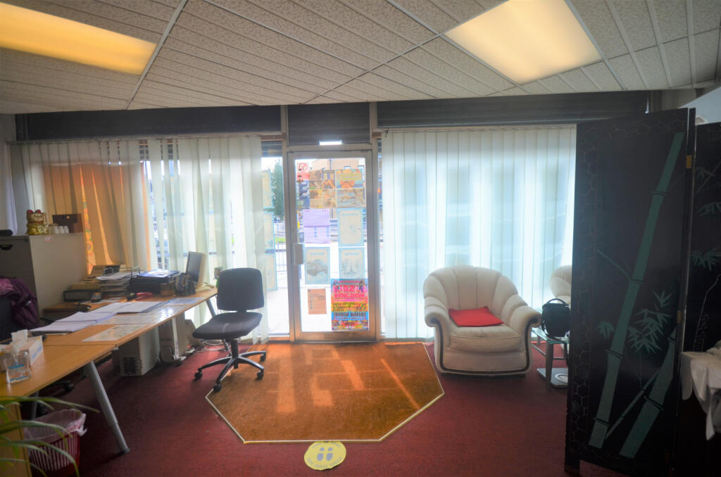 Commercial property for rent in Eastern Avenue, Gants Hill, IG2