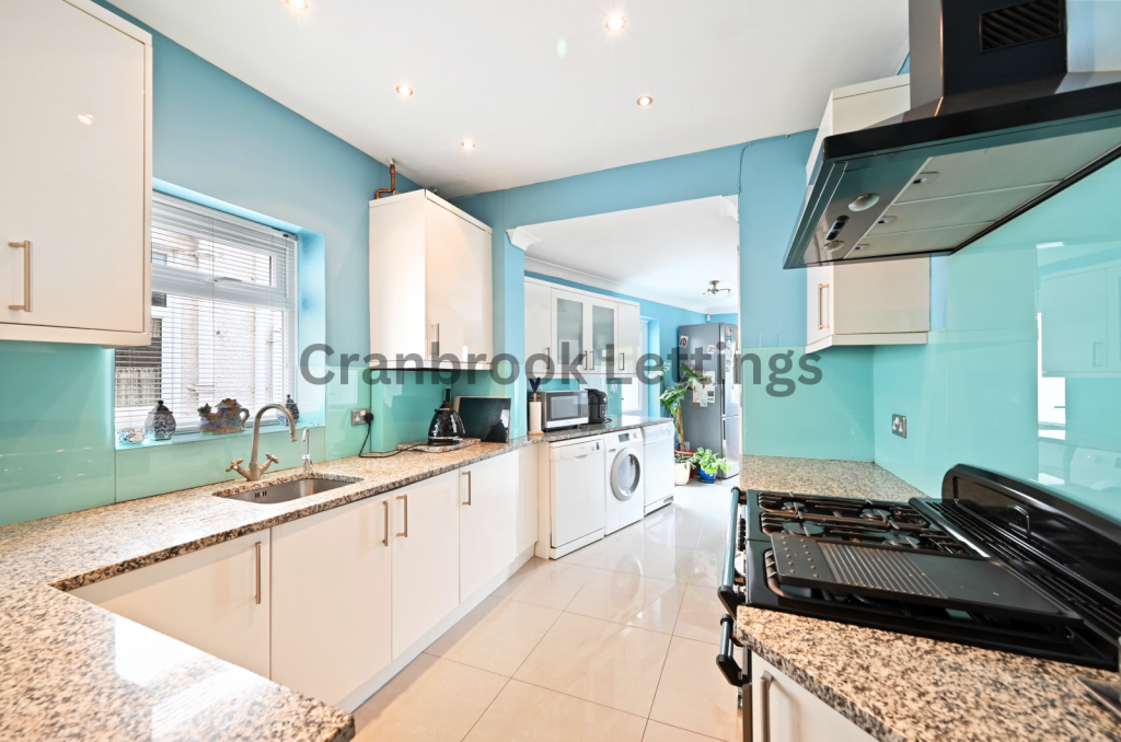 Main image of property: Beechwood Gardens, IG5