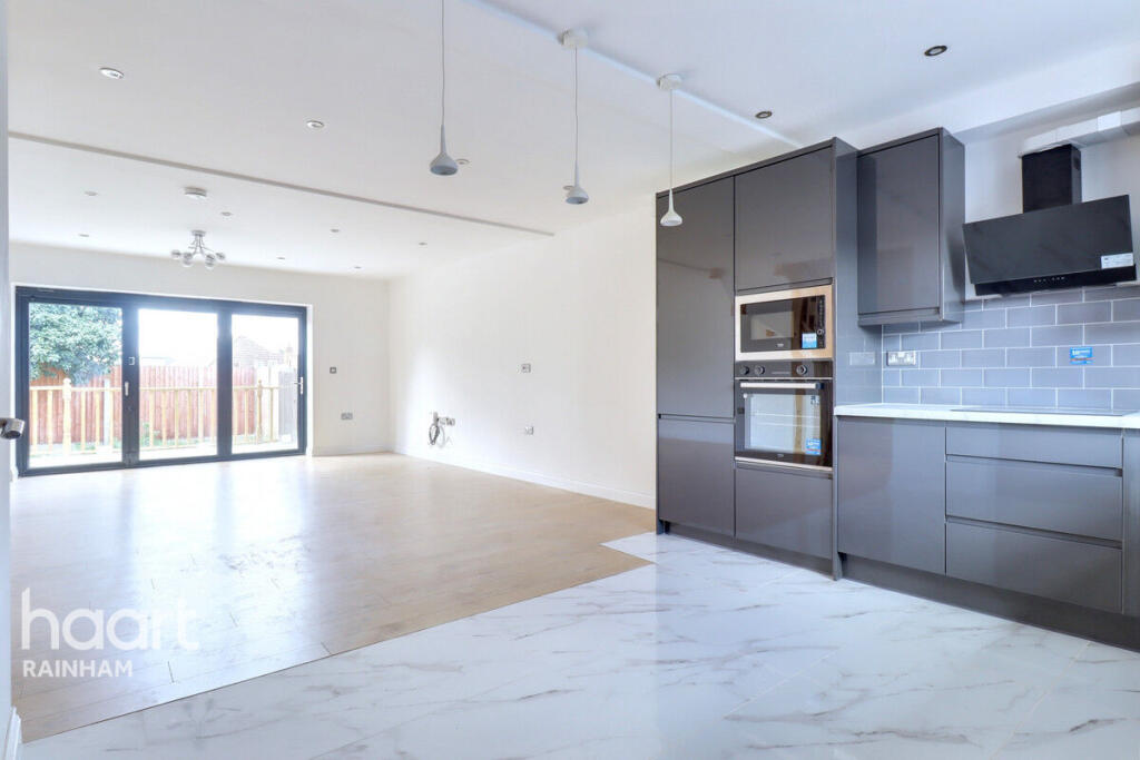 Main image of property: Berwick Pond Close, Rainham, RM13 9QP