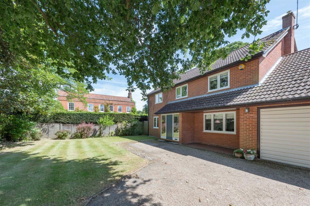 4 bedroom detached house for sale in Westerfield Road, Westerfield
