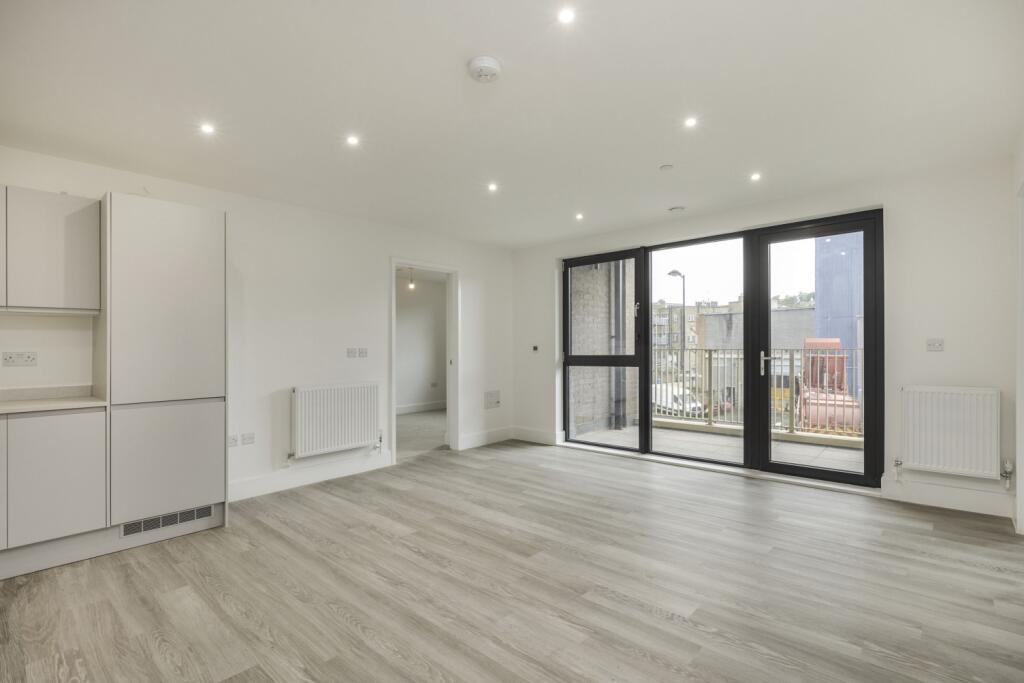 Main image of property: Medway Street Chatham ME4