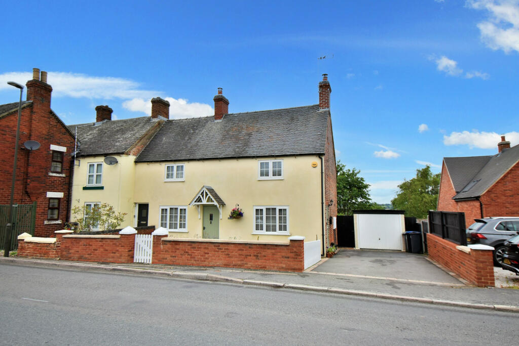 4 bedroom cottage for sale in Main Road, Hulland Ward, DE6