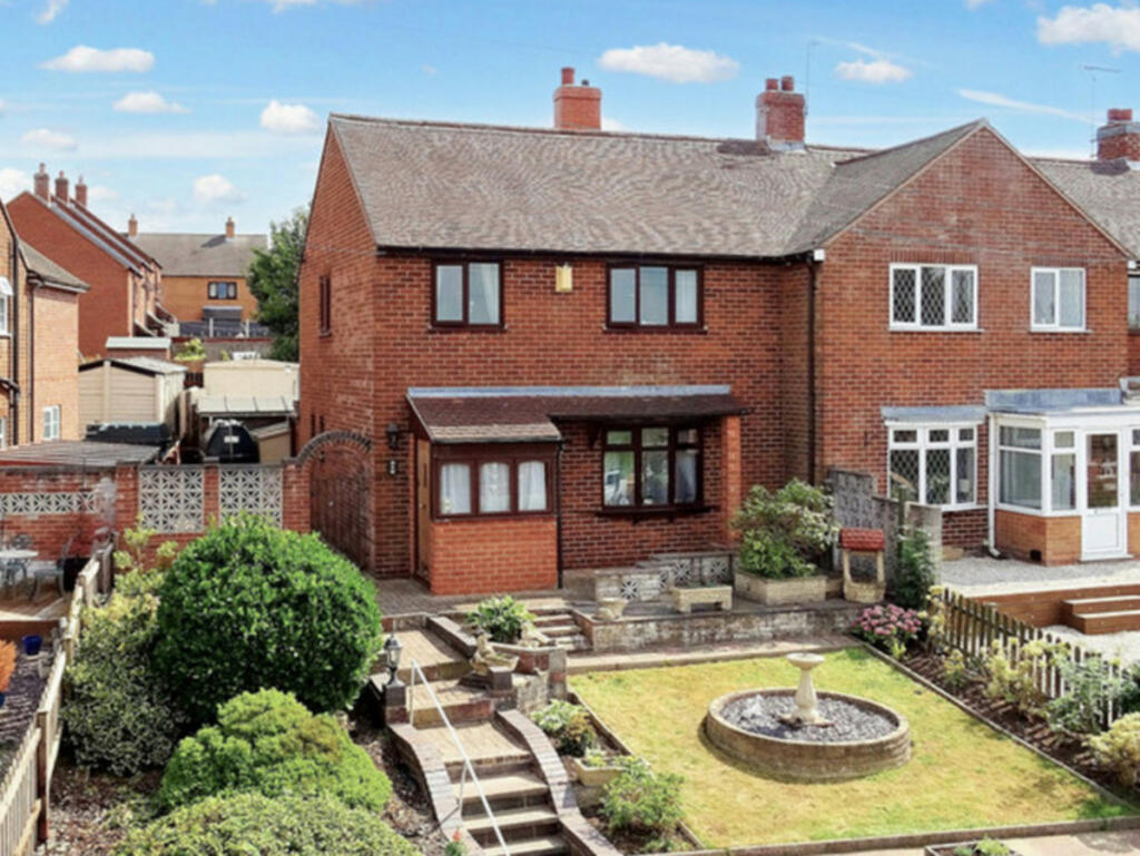 3 bedroom end of terrace house for sale in Thurvaston Road, Marston
