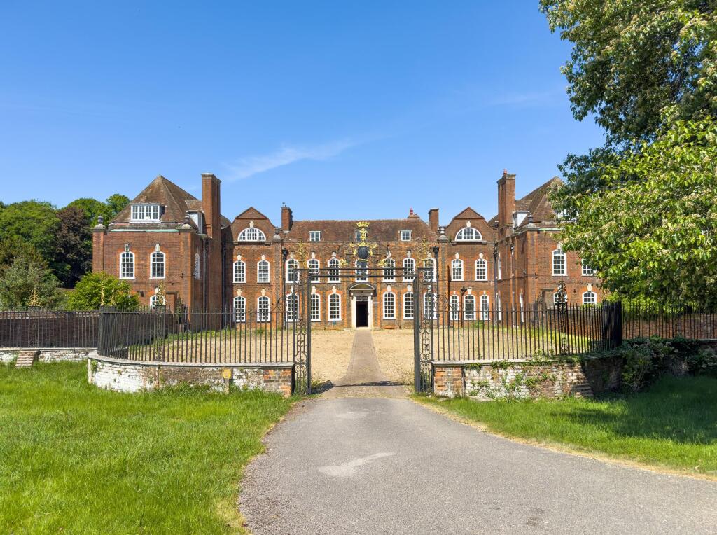 Main image of property: Temple Dinsley Park, Hitchin SG4 7RT