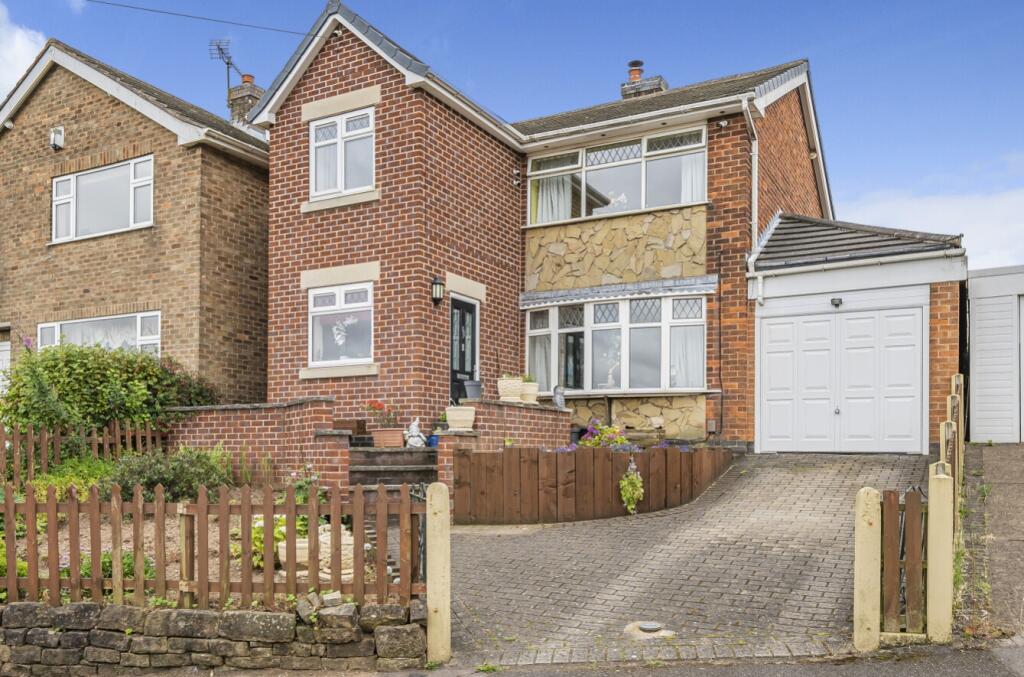 4 bedroom detached house for sale in Herbert Road, KirkbyinAshfield