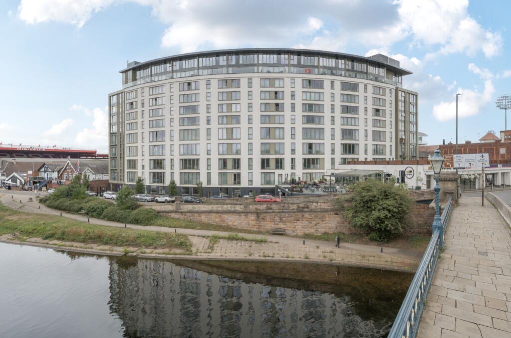 Main image of property: Penthouse 12, The Waterside Apartments, Pavilion Road, West Bridgford, Nottingham, Nottinghamshire, NG2