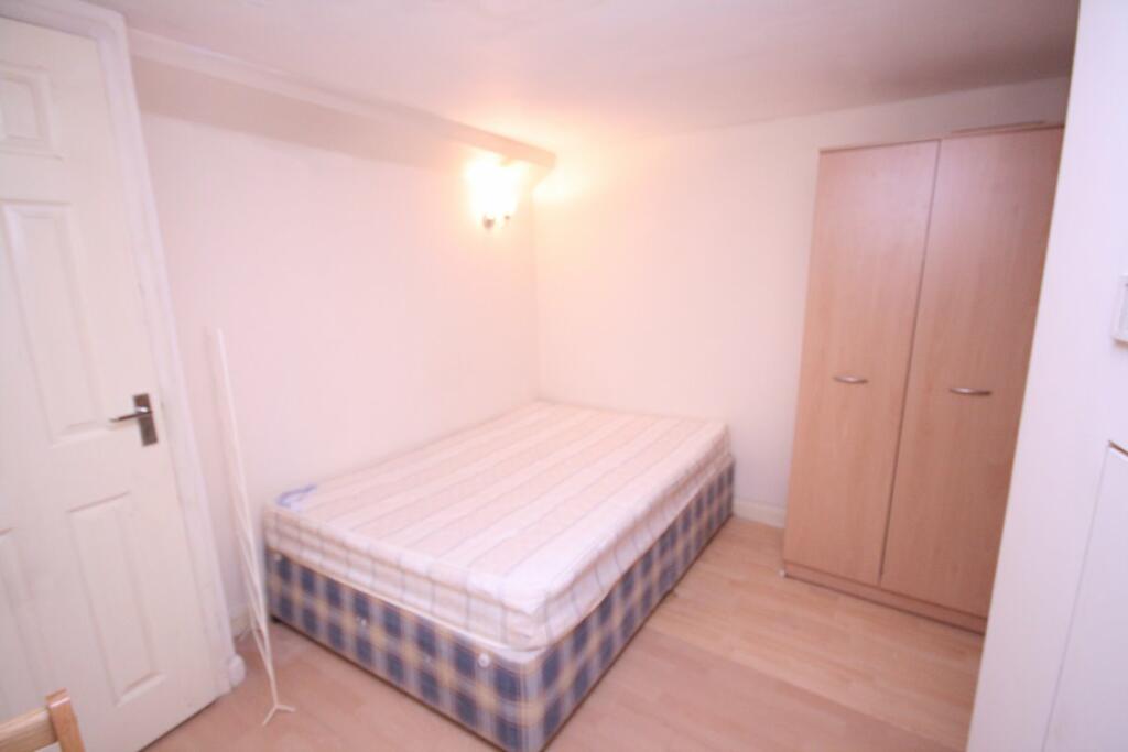 Studio flat for rent in Offord Road, Islington, N1