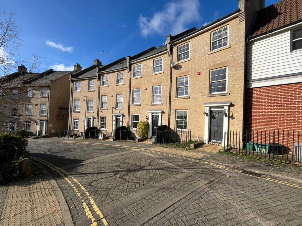 Main image of property: Groves Close, Braiswick, CO4