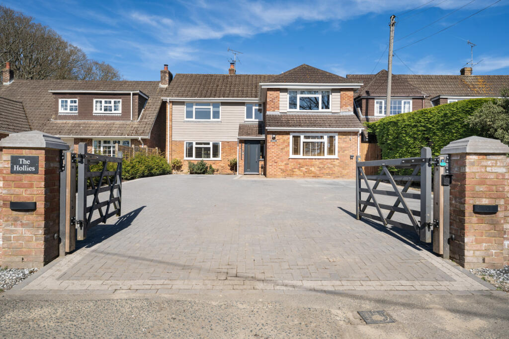 Main image of property: Bromley Green Road, Ashford TN26 2EG