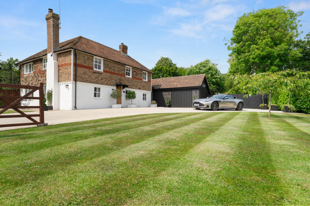 Main image of property: Lower Vicarage Road, Kennington, TN24 9AP