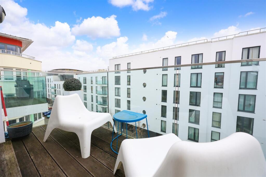 Additional property image - Invicta, Millennium Promenade, Bristol
