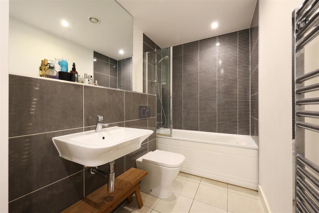 Additional property image - Invicta, Millennium Promenade, Bristol