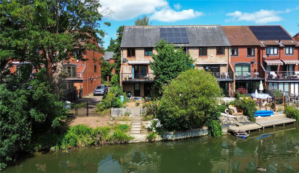 Main image of property: Heron Island, Caversham, Reading, Berkshire, RG4