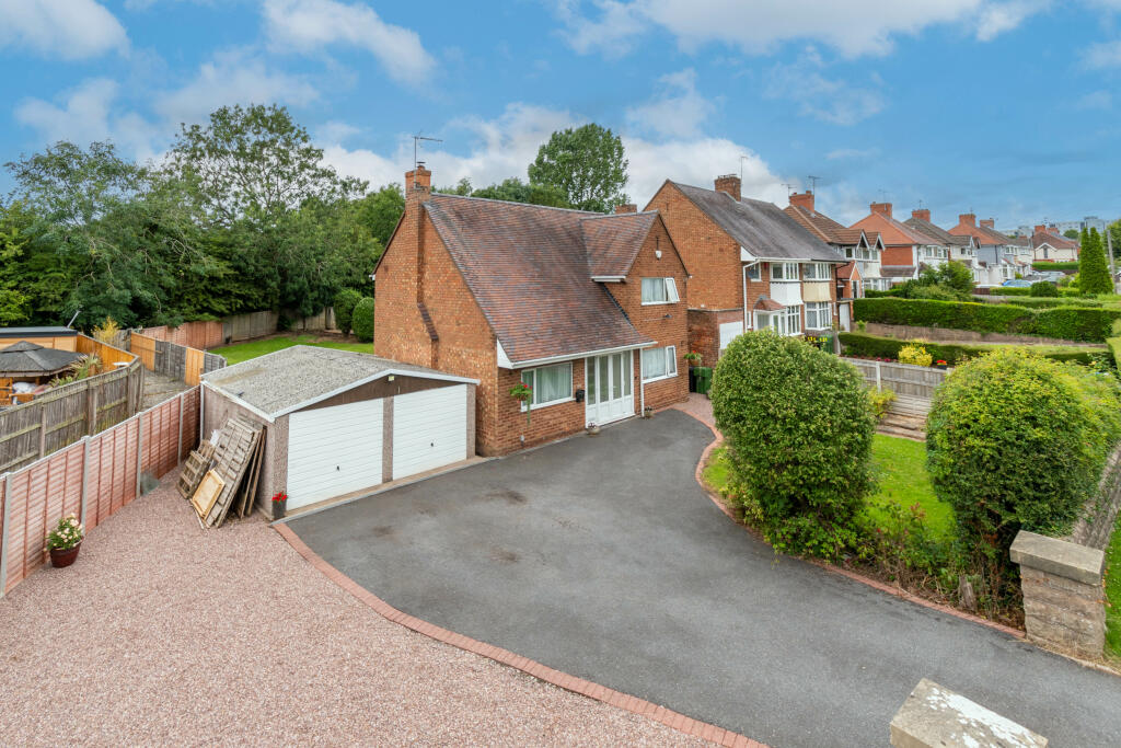 3 bedroom detached house for sale in Callowbrook Lane, Rednal