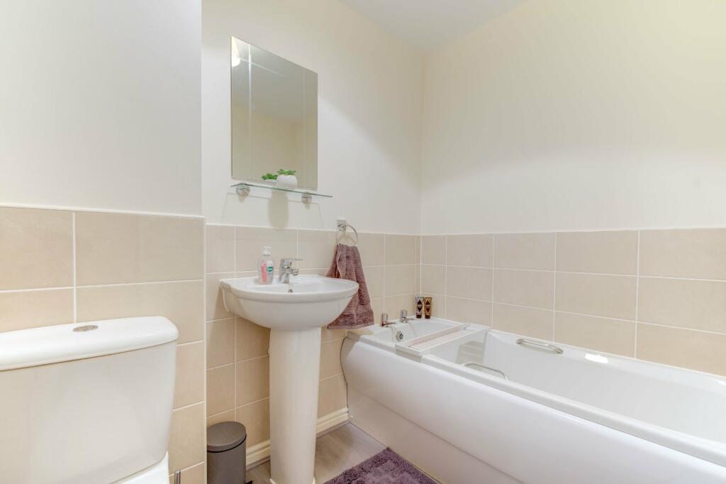Additional property image - Kings Park West, Birmingham, West Midlands, B38