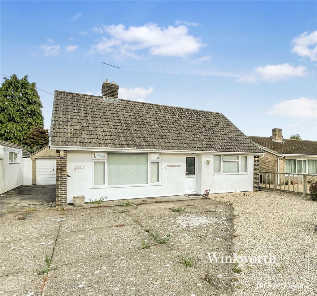 2 bedroom bungalow for sale in Glenmoor Road, West Parley, Ferndown, BH22