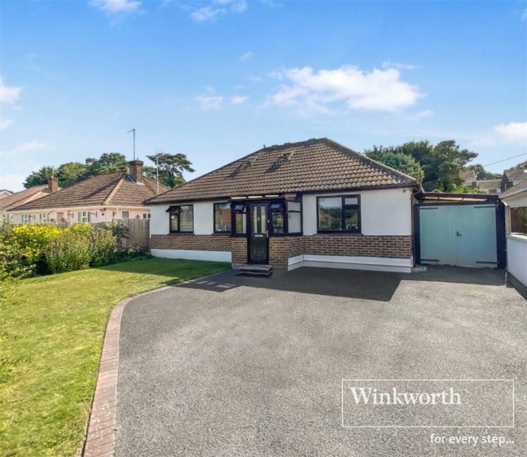 4 bedroom detached house for sale in Kingsway, Ferndown, BH22