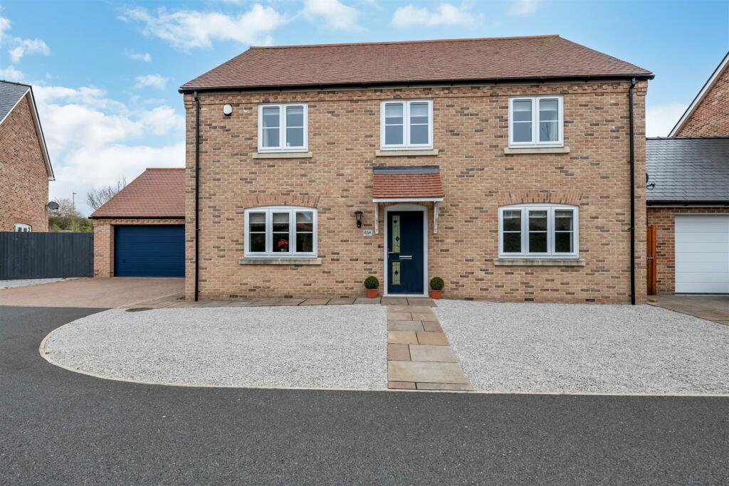 4 bedroom detached house for sale in Isaacson Road, Burwell, Cambridge