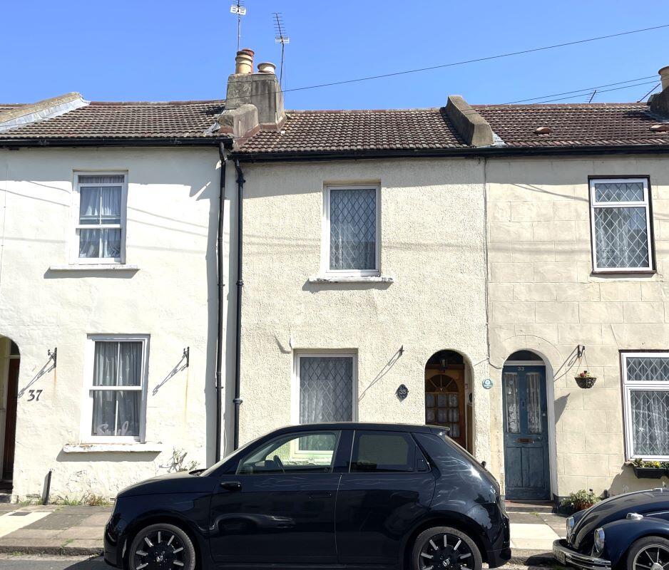 Main image of property: 35 Primrose Avenue, Enfield, EN2 0SZ