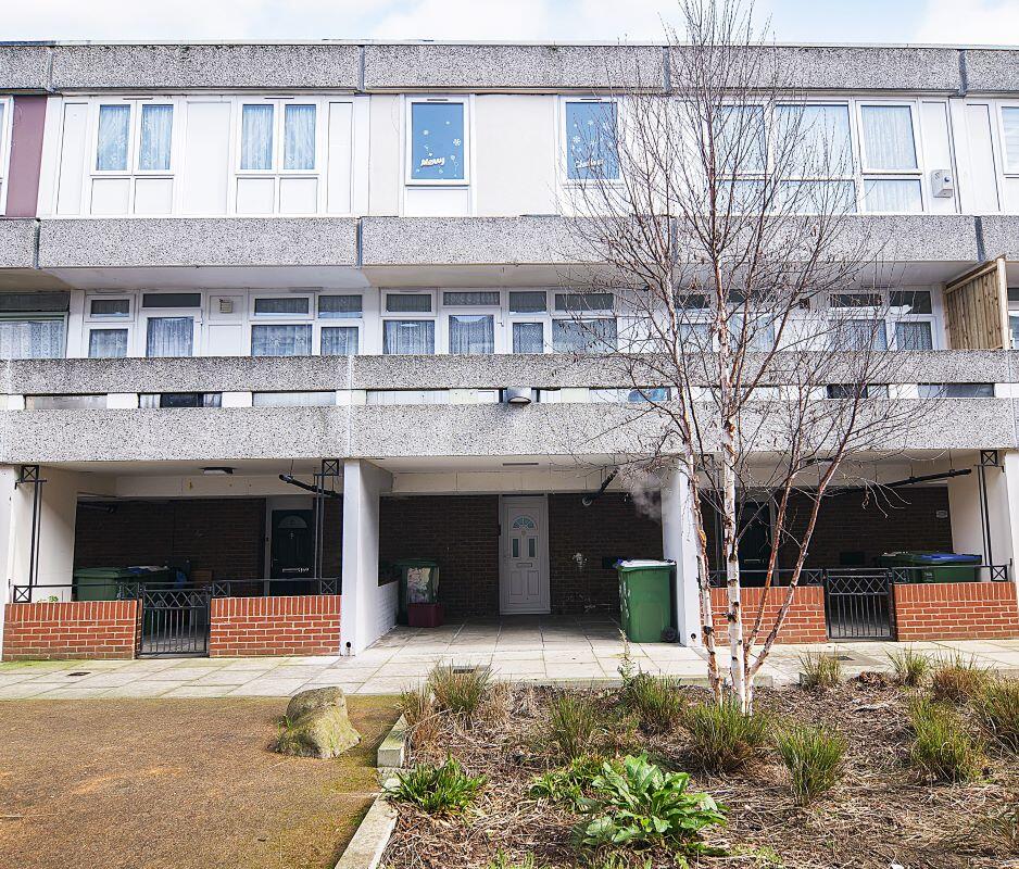 Main image of property: 171 Mangold Way, Erith, DA18 4DB