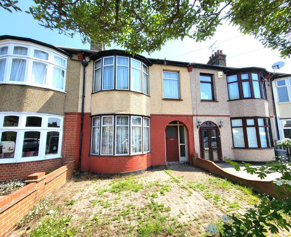 Main image of property: 4 Glenhurst Road, Southend-on-Sea, SS2 5DS