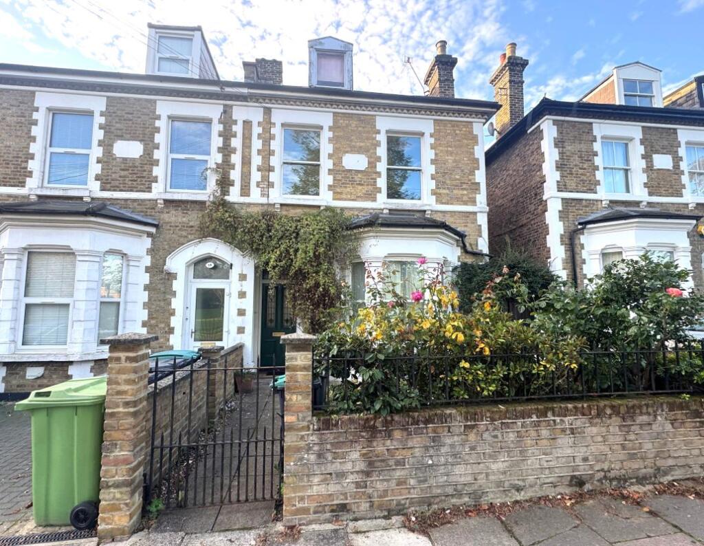 Main image of property: 9 Earlham Grove, Wood Green, N22 5HJ