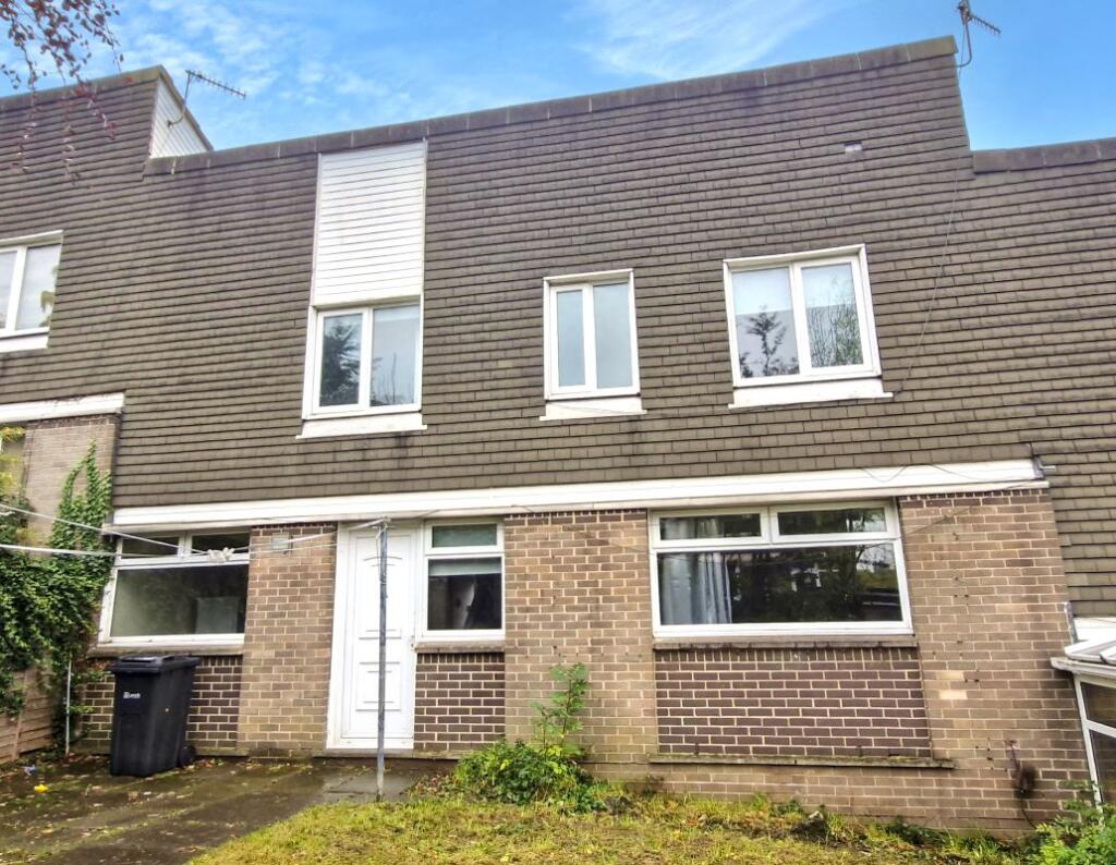 Main image of property: 47 Stonebridge Lane, Leeds, LS12 5QG