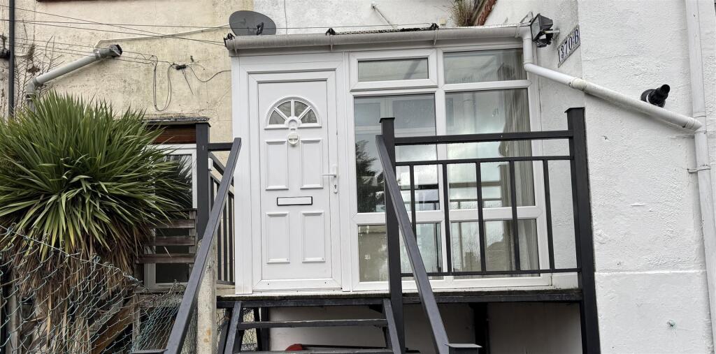 Main image of property: London Road, Leigh-On-Sea