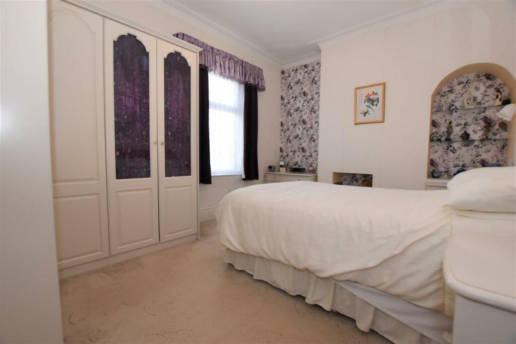 3 bedroom end of terrace house for sale in Station Road, Brough, HU15