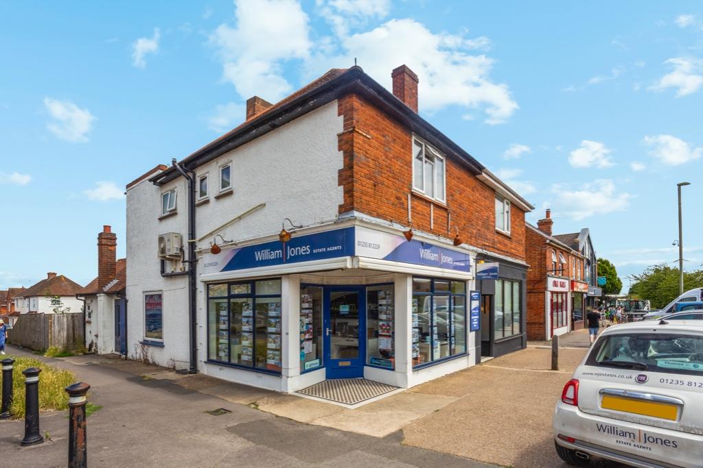 Mixed use property for sale in Broadway, Didcot, Oxfordshire, OX11