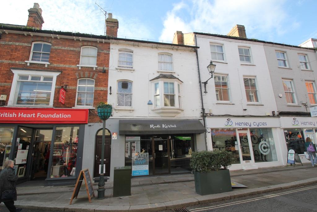 High street retail property to lease in Duke Street, HenleyOnThames, Oxfordshire, RG9