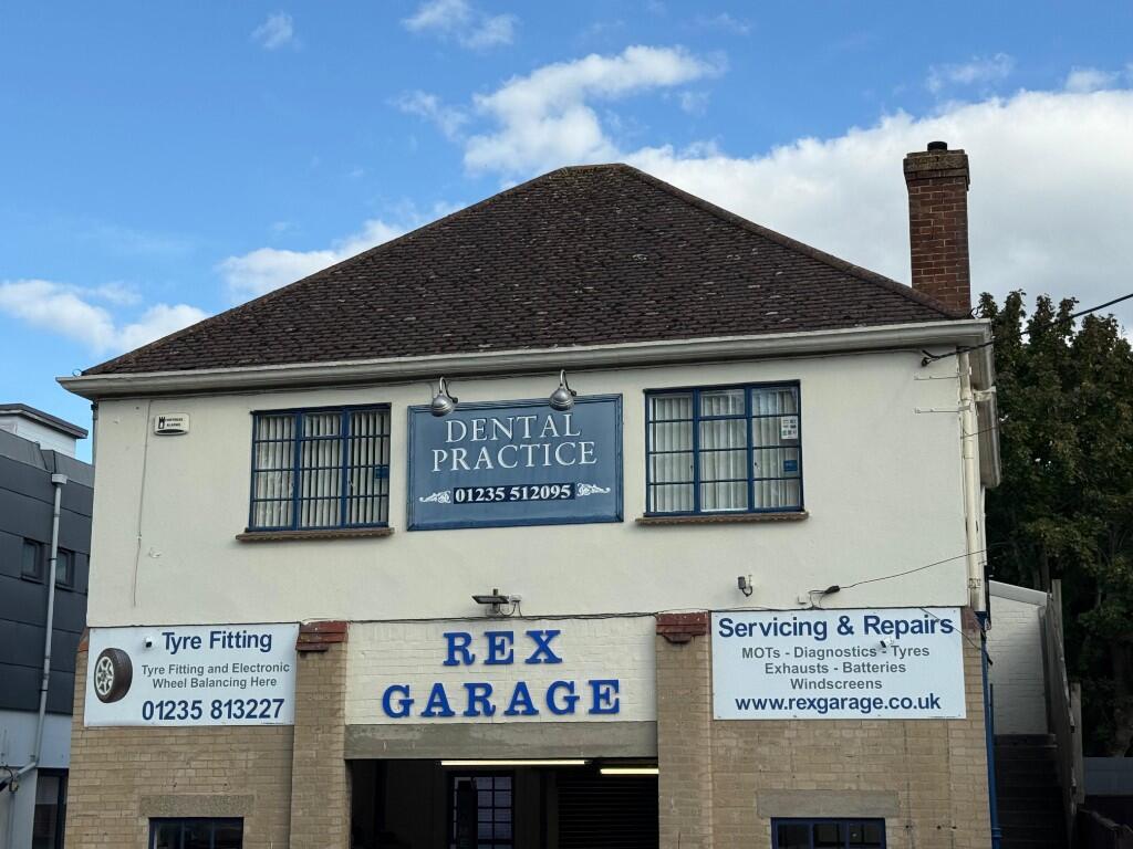 Main image of property: Vicarage Road, Didcot, Oxfordshire, OX11