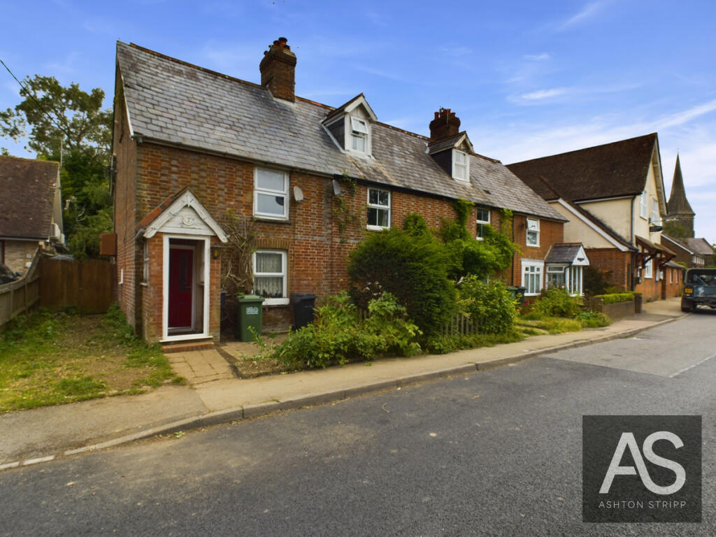 3 bedroom semidetached house for sale in Church Road, Catsfield, TN33