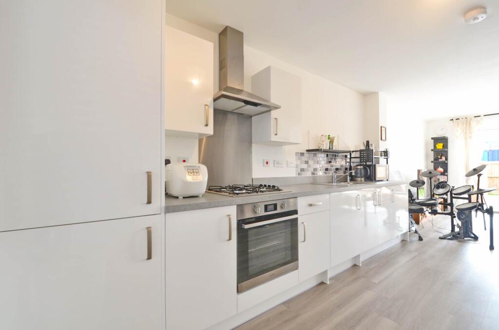 Additional property image - Shrub Leaze, Brooklands Park, Stoke Gifford