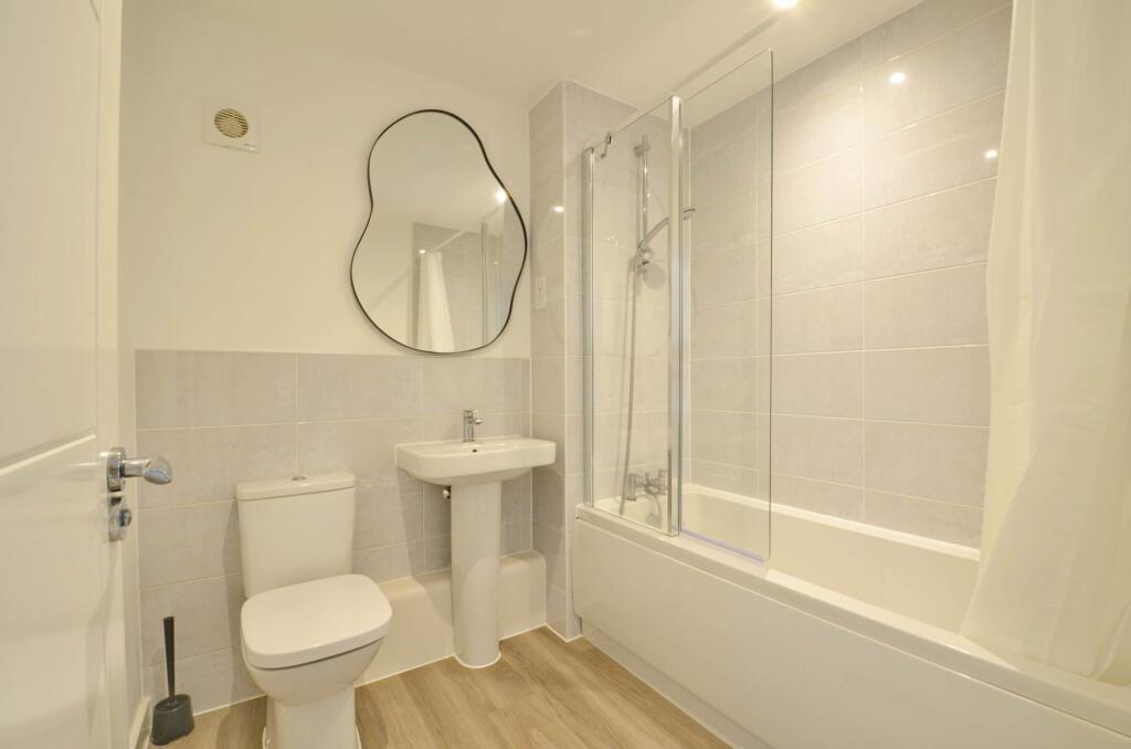 Additional property image - Shrub Leaze, Brooklands Park, Stoke Gifford