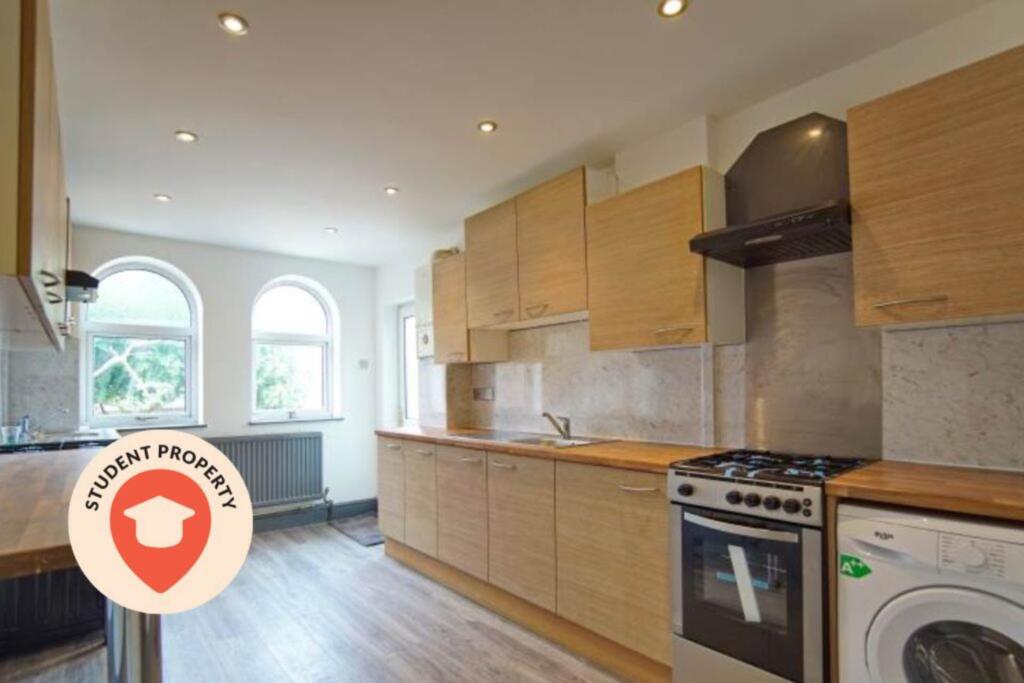 Main image of property: Lynton Road, Bedminster