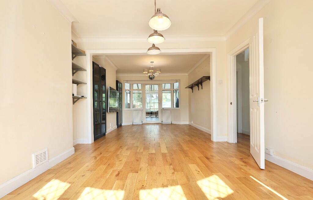 4 bedroom semi-detached house