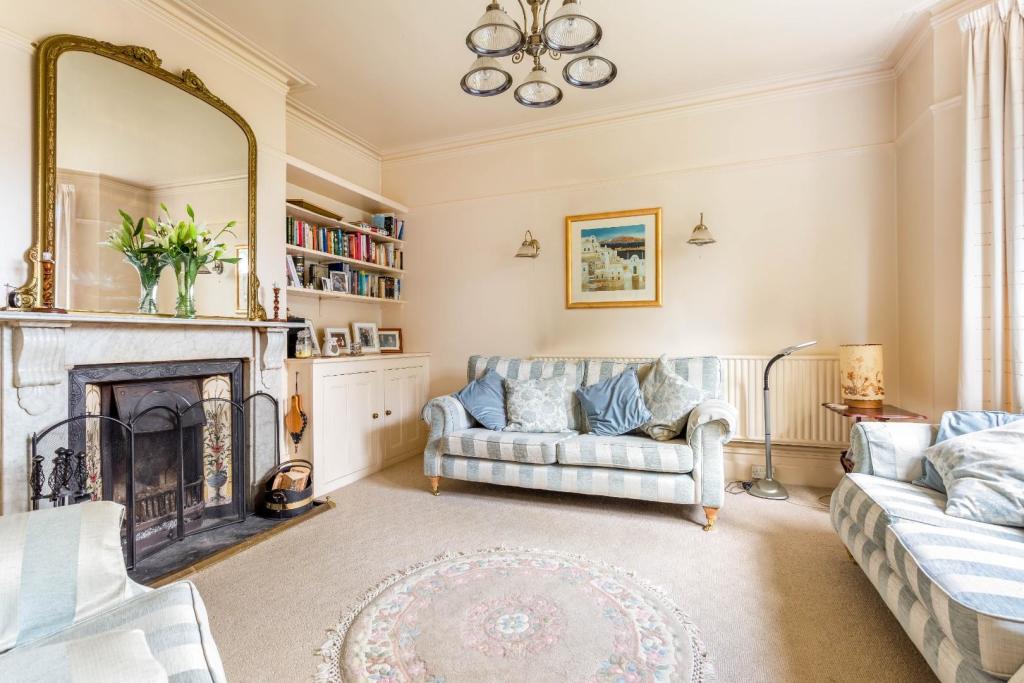 5 bedroom house for sale in Broomfield Road, Henfield, BN5