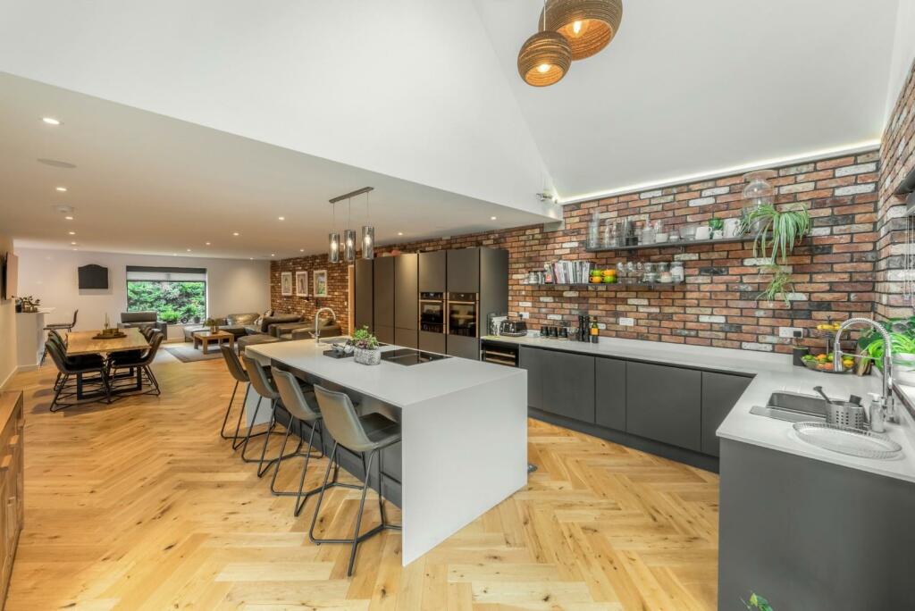 6 bedroom house for sale in Braypool Lane, Patcham, Brighton, BN1