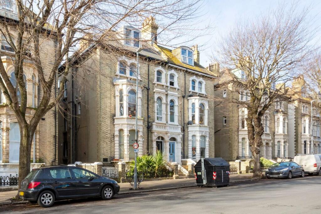 2 bedroom apartment for sale in Tisbury Road, Hove, BN3