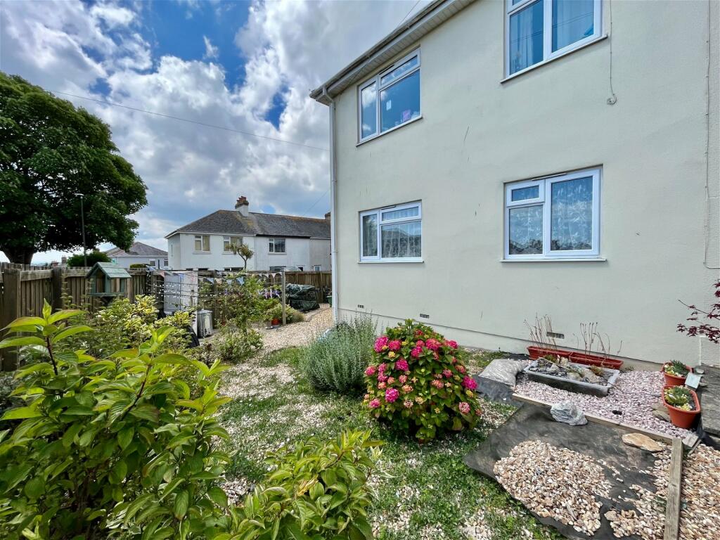 2 bedroom ground floor flat for sale in St. Margarets Avenue, Torquay