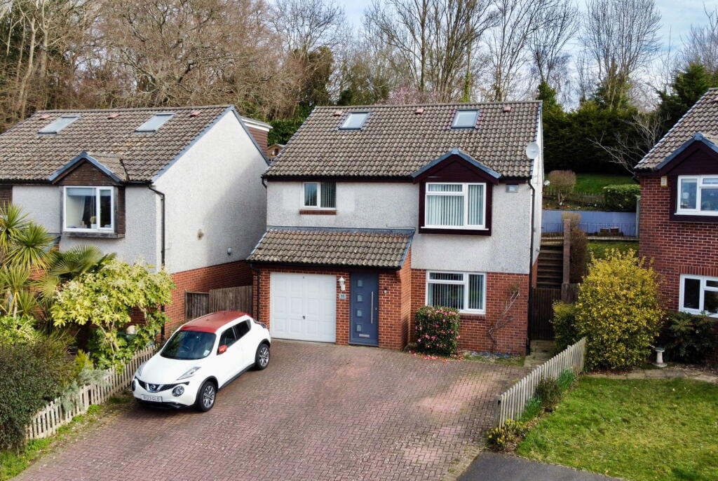 Main image of property: Falkland Drive, Kingsteignton, Newton Abbot, TQ12 3RH